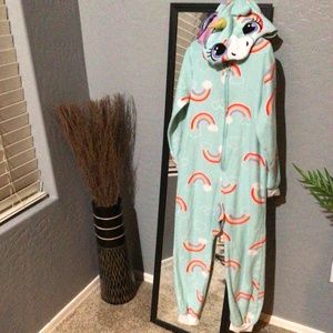 Onesie unicorn rainbows size 6